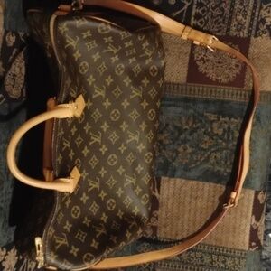 40 in hand bag Louis Vuitton